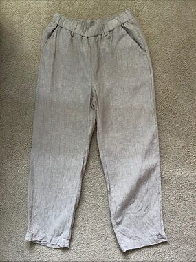 woman’s tan linen pants with pockets xs